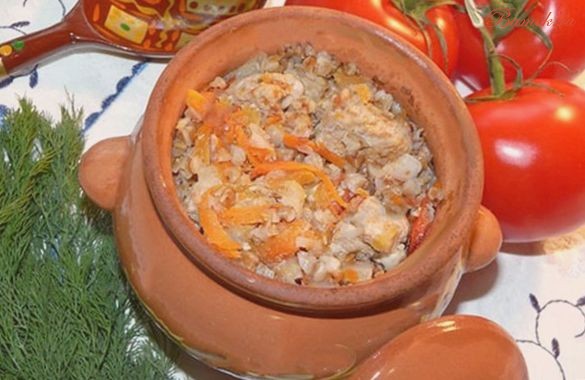 Ароматная гречка со свининой в горшочке Ароматная гречка со свининой в горшочке