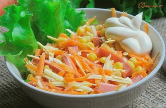 Ароматный салат с копченой колбасой Ароматный салат с копченой колбасой