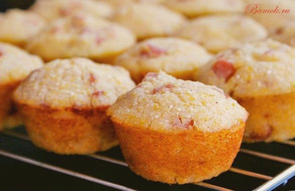 Безглютеновые кукурузные кексы с орехами и изюмом