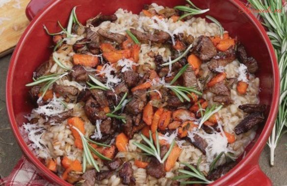 Перлотто с лесными грибами и луком