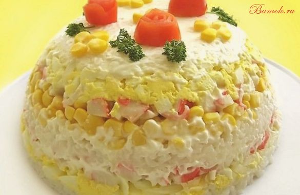 Салат-торт из риса с кукурузой