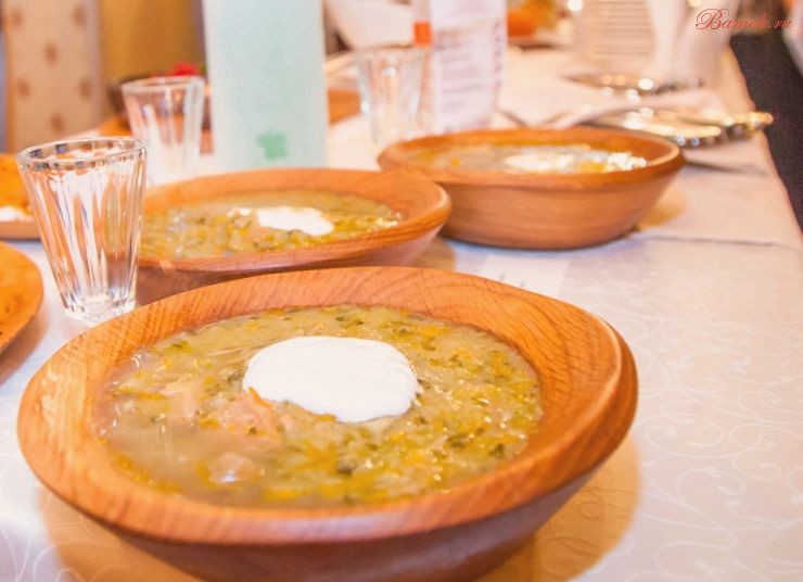 Щи по-боярски co сметаной