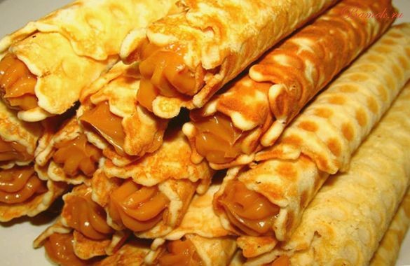 Слоеные трубочки с вареным сгущенным молоком