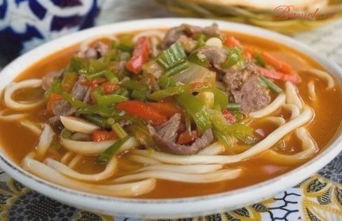 Сытный узбекский лагман