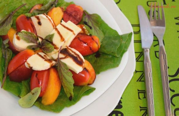 Уникальный салат с персиками и помидорами Уникальный салат с персиками и помидорами