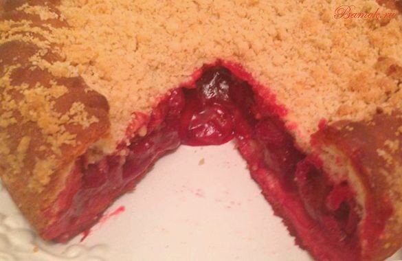 Блинный торт с творожно-вишневым кремом