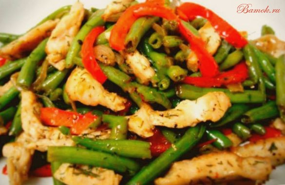 Куриный салат со стручковой фасолью и апельсином