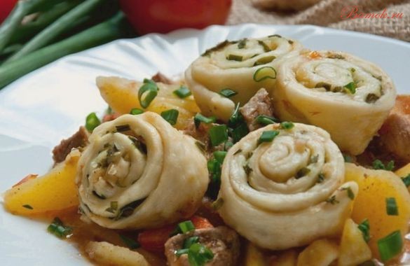 Нудли по-украински с говядиной Нудли по-украински с говядиной