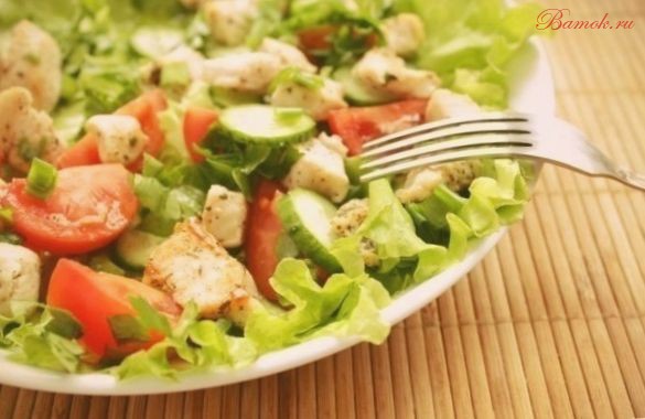 Салат из свежих огурцов и куриного филе Салат из свежих огурцов и куриного филе