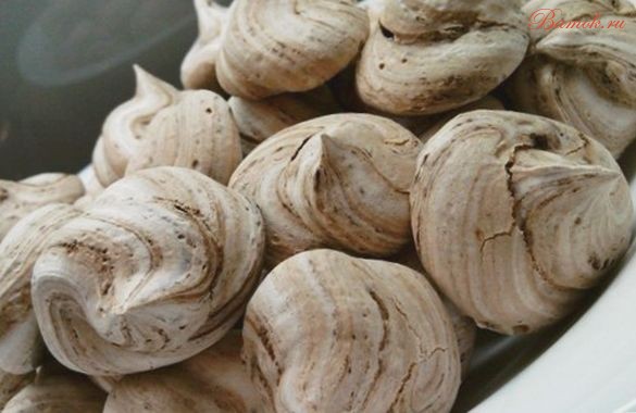 Шоколадное безе с корицей и кардамоном Шоколадное безе с корицей и кардамоном