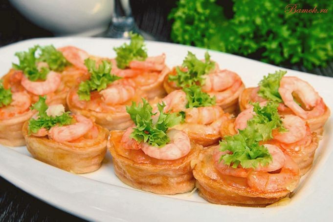 Сырные тарталетки с креветками и огурцом Сырные тарталетки с креветками и огурцом