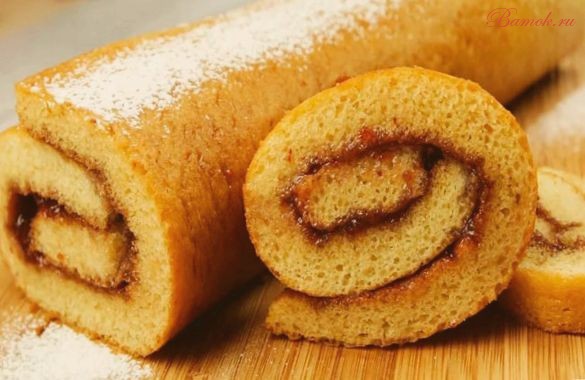 Рулет с джемом к чаю за четверть часа Рулет с джемом к чаю за четверть часа