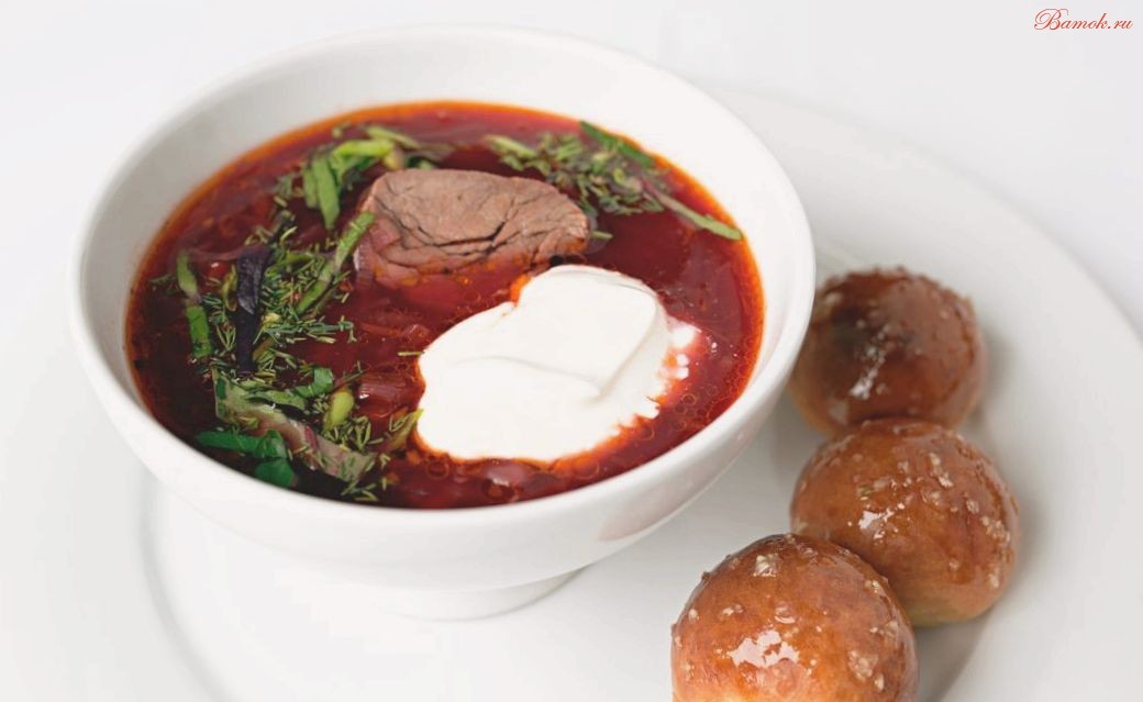 Борщ с пампушками