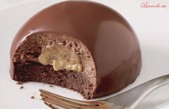 Десерт «Шоколадная бомба» на сливках Десерт «Шоколадная бомба» на сливках