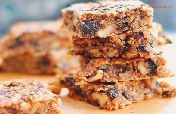 Овсяный десерт с черносливом и орехами Овсяный десерт с черносливом и орехами