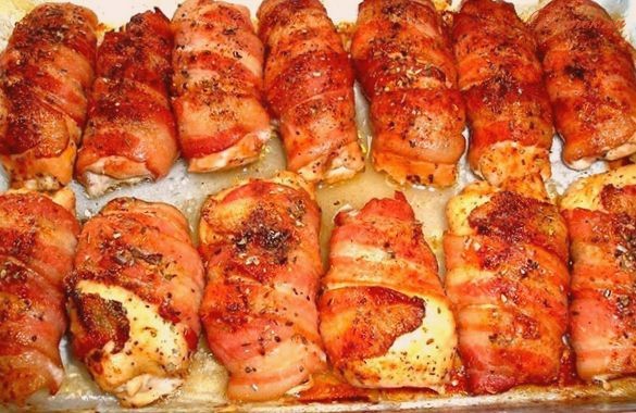 Рулетики из куриной грудки с помидорами, беконом и сыром «Фета» Рулетики из куриной грудки с помидорами, беконом и сыром «Фета»