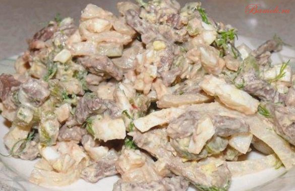 Салат с куриными сердечками и ветчиной