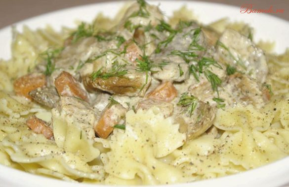 Телятина тушеная с овощами под соусом из сметаны Телятина тушеная с овощами под соусом из сметаны