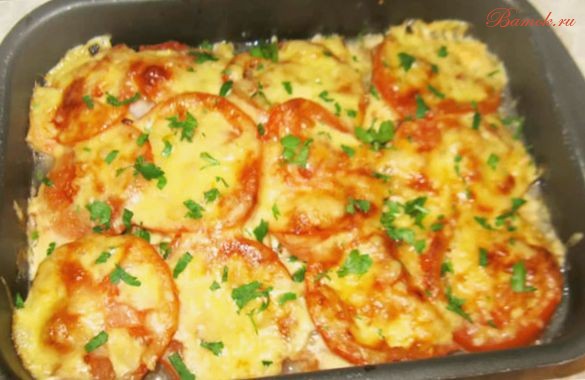 Запеченная рыба с картошкой и помидорами