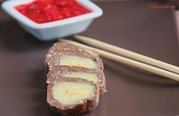 Банановые роллы в чёрном шоколаде