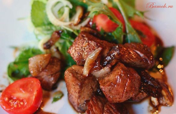 Говядина «Лук лак» с овощами Говядина «Лук лак» с овощами