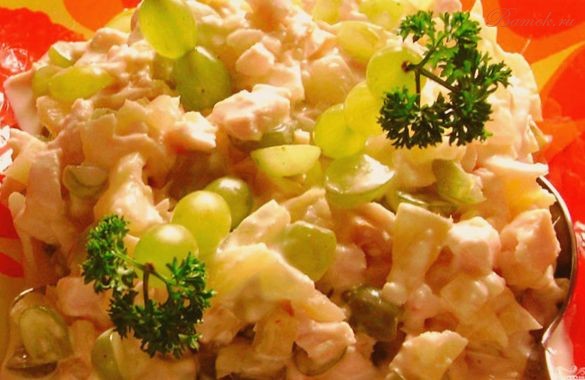 Салат «Женский» с куриным филе Салат «Женский» с куриным филе