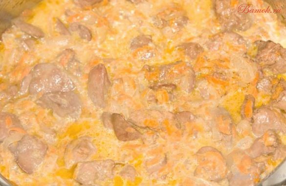 Говяжья печень со сметаной в мультиварке Говяжья печень со сметаной в мультиварке