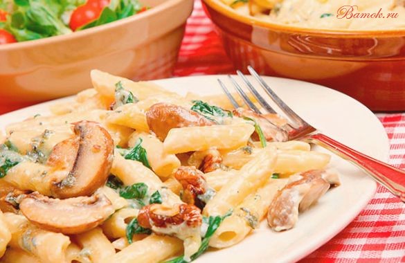 Неаполитанский салат из макарон и сыра