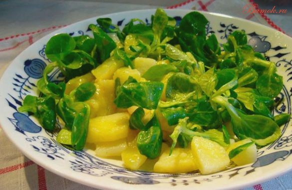 Простой картофельный салат с базиликом Простой картофельный салат с базиликом