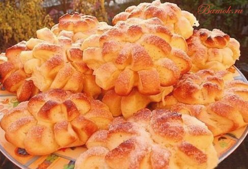 Плюшки «Хризантема» с корицей