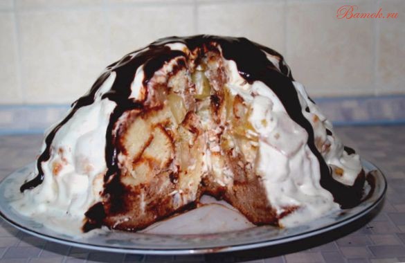 Торт «Вулкан» с орехом и сметанным кремом Торт «Вулкан» с орехом и сметанным кремом