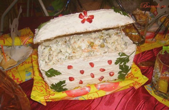 Торжественный салат «Сундучок с сокровищами»