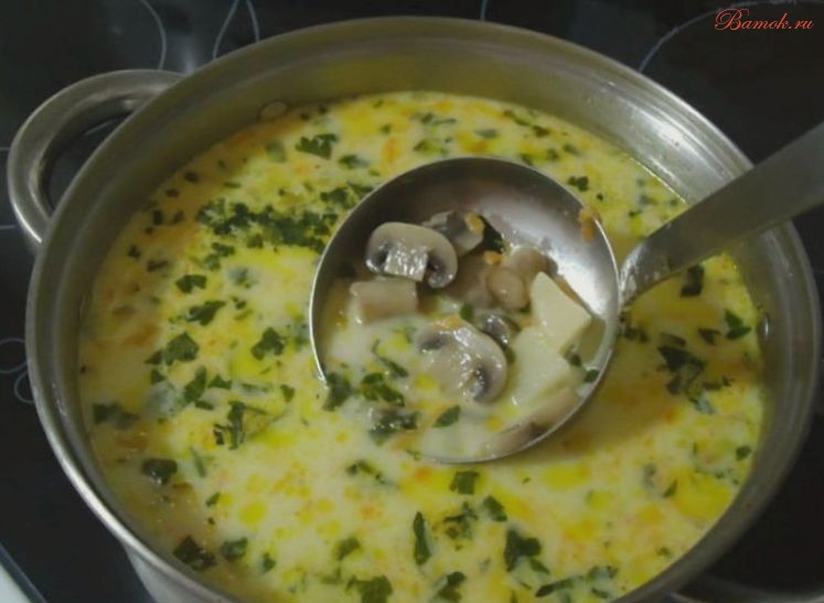 Куриный суп с сыром и шампиньонами Куриный суп с сыром и шампиньонами