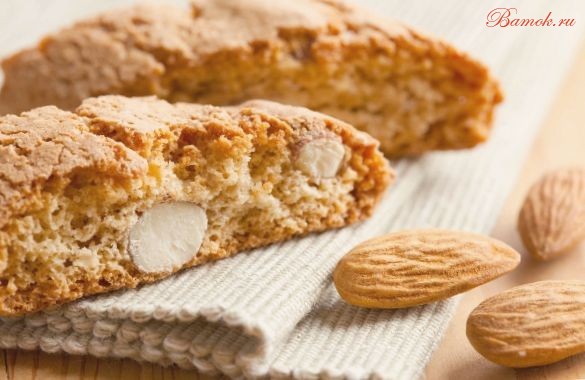 Печенье миндальное с корицей, кардамоном и ягодным джемом