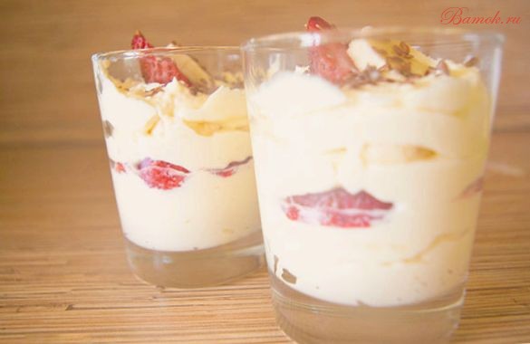 Простой творожный десерт с фруктами