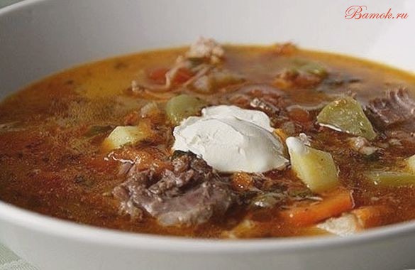 Рассольник с тушенкой и сметаной