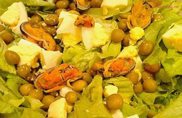 Салат куриный с мидиями Салат куриный с мидиями