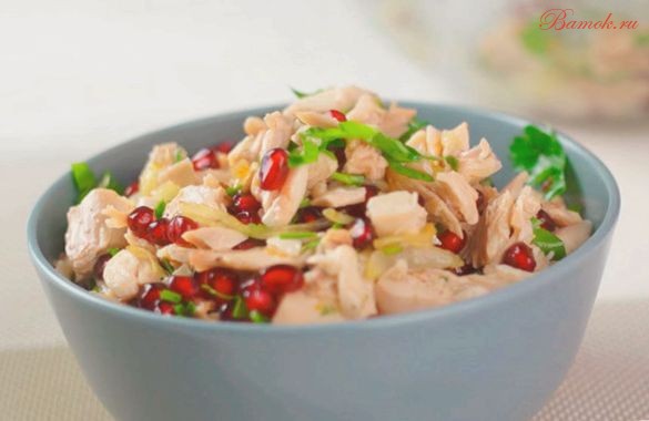 Салат с курицей и вареным окороком