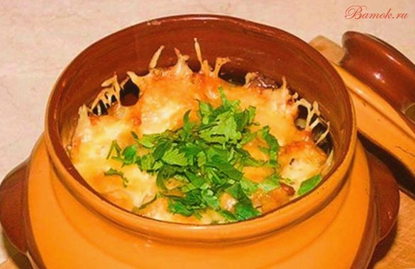 Жаркое из свинины и картофеля в горшочках