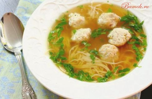 Бульон с фрикадельками из куриного филе