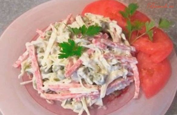 Быстрый салат из капусты и колбасы Быстрый салат из капусты и колбасы