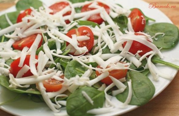 Полезный итальянский салат со шпинатом Полезный итальянский салат со шпинатом