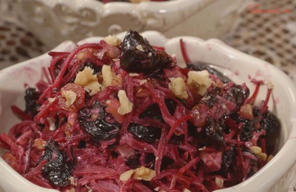 Салат «дама пик» с черносливом Салат «дама пик» с черносливом