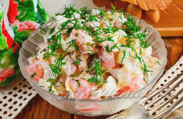 Салат «Русская красавица» с курицей и ветчиной