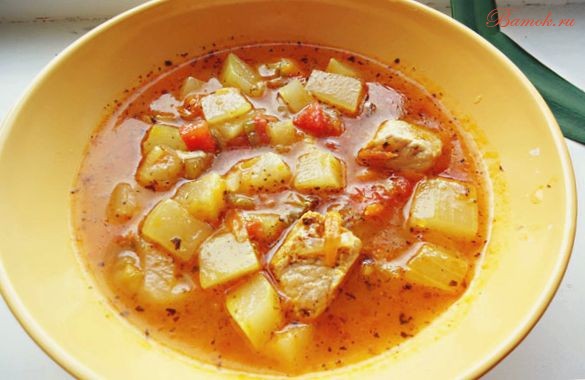 Суп мясной с кабачками
