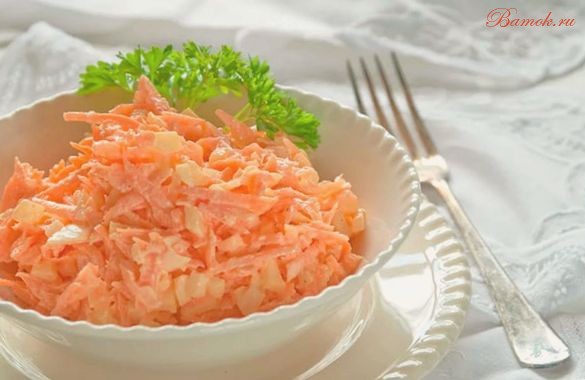 Простой салат из моркови с сыром Простой салат из моркови с сыром
