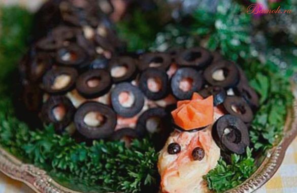 Новогодняя сельдь под змеиной шубой Новогодняя сельдь под змеиной шубой