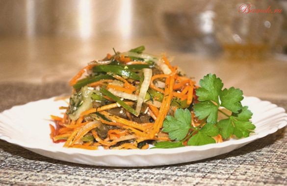 Салат по-корейски из баклажанов с кунжутом Салат по-корейски из баклажанов с кунжутом