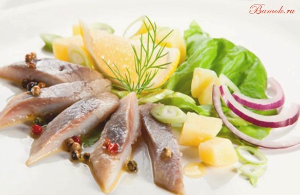 Сельдь с овощами в узком лаваше Сельдь с овощами в узком лаваше