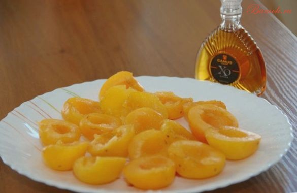 Десерт «Пьяные абрикосы»